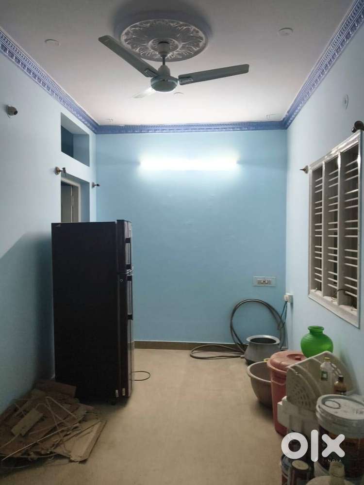 2BHK House with excellent wardrobes in raghavendra nagar