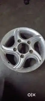 Mahindra Scorpio alloy weel 1
