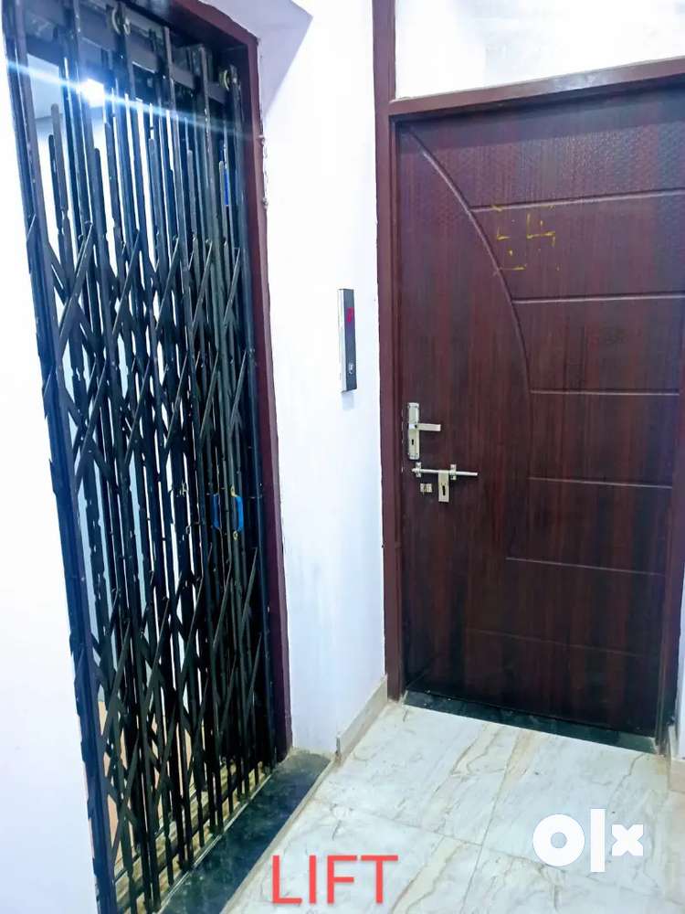 Flat in a poush locality of Alambagh