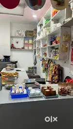 RUNNING TEA SNACKS SHOP