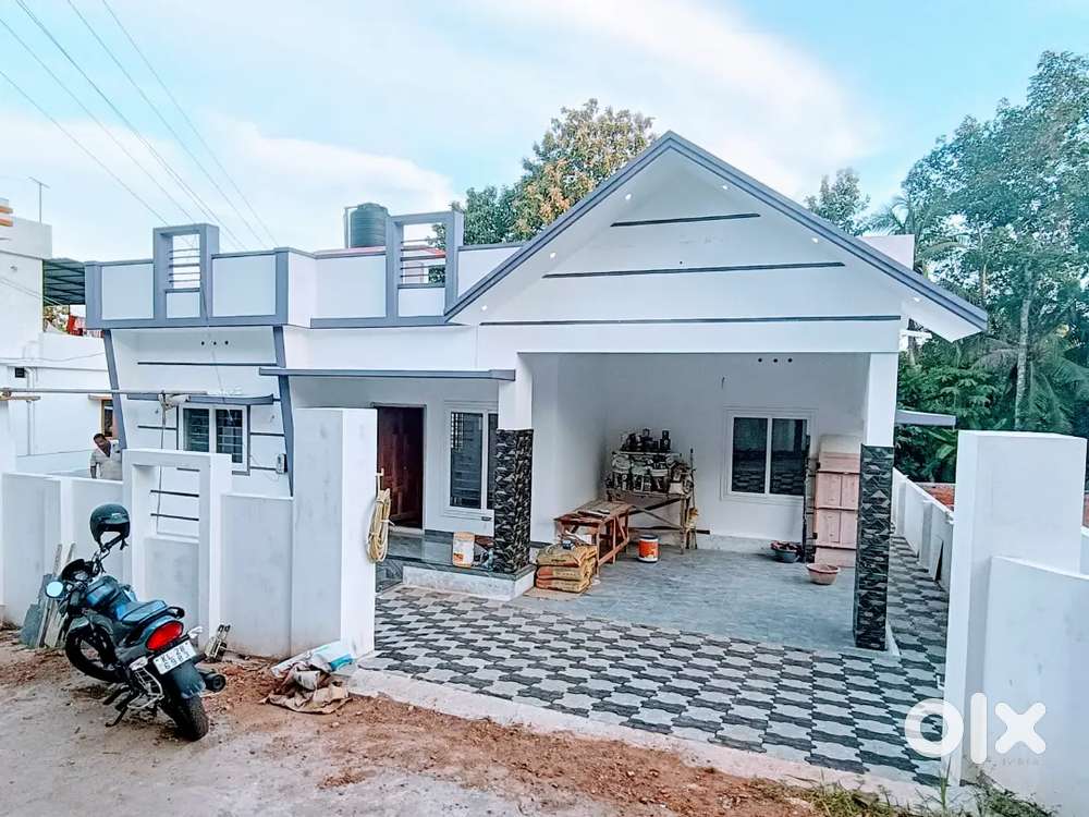 Nattakam - Mariyappally - 6 Cent , 1300 Sqft , 3 Bed Room New House