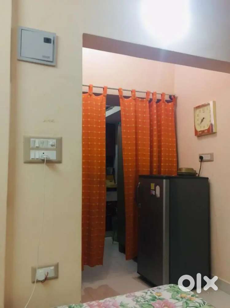 Grey 165 litre Kelvinator fridge in good working conditionRs 5.5K only