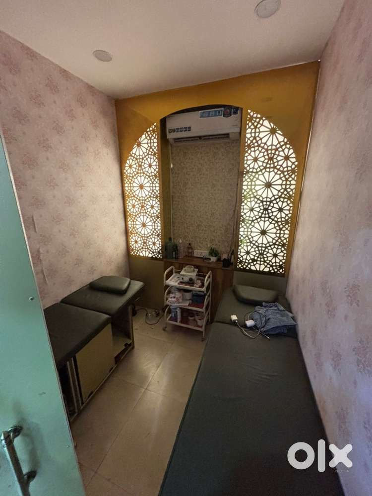 Unisex salon