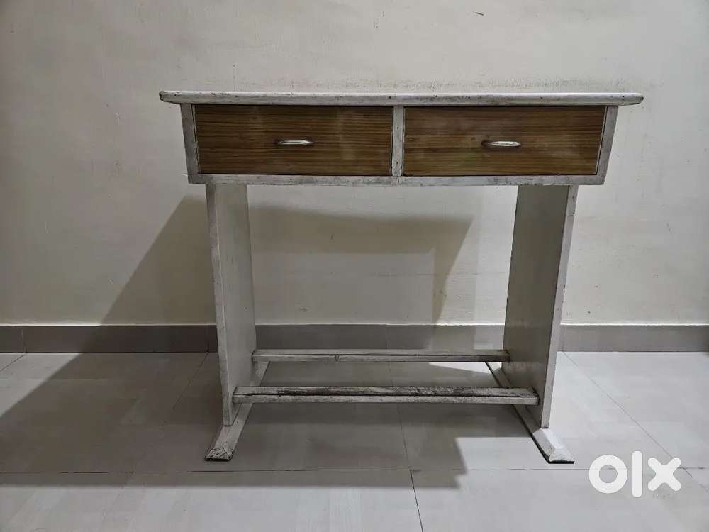 Computer table / Study table / Work station