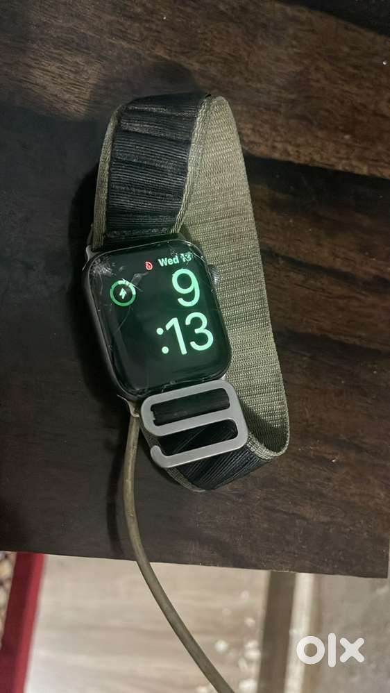 Apple watch s4 little bit glass crack