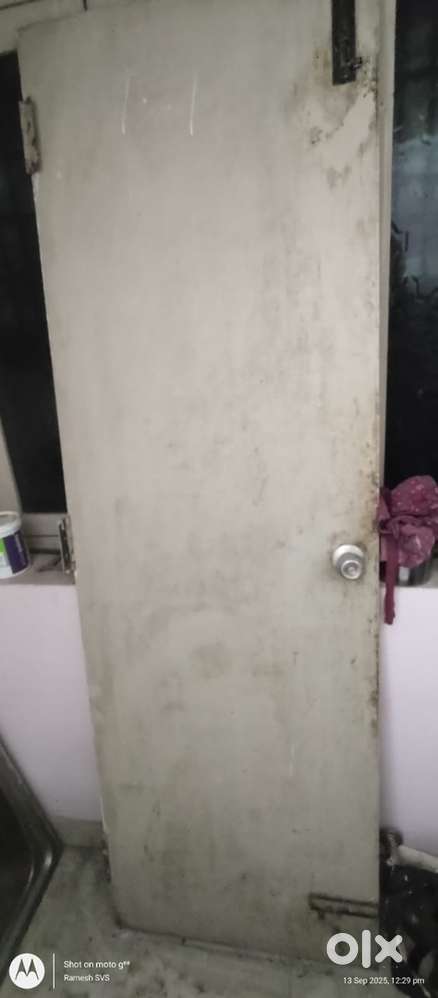 Used kitchen sink and single used door is sale