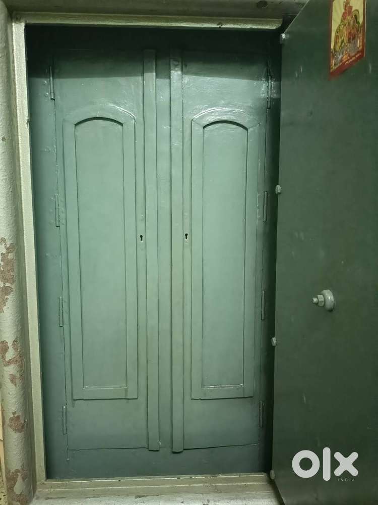 STEEL LOCKER
