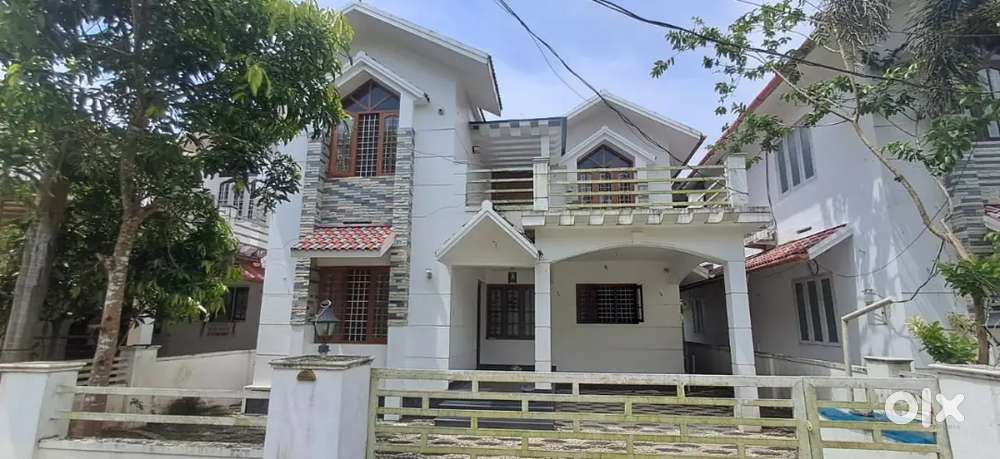 Angamaly near kariyad 4.750 cent 1700 sqft 3 bhk house for sale
