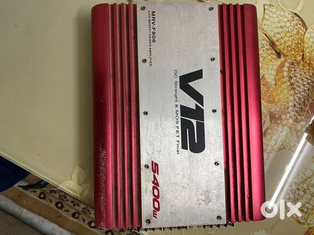 V 12  5400 W car amplifier