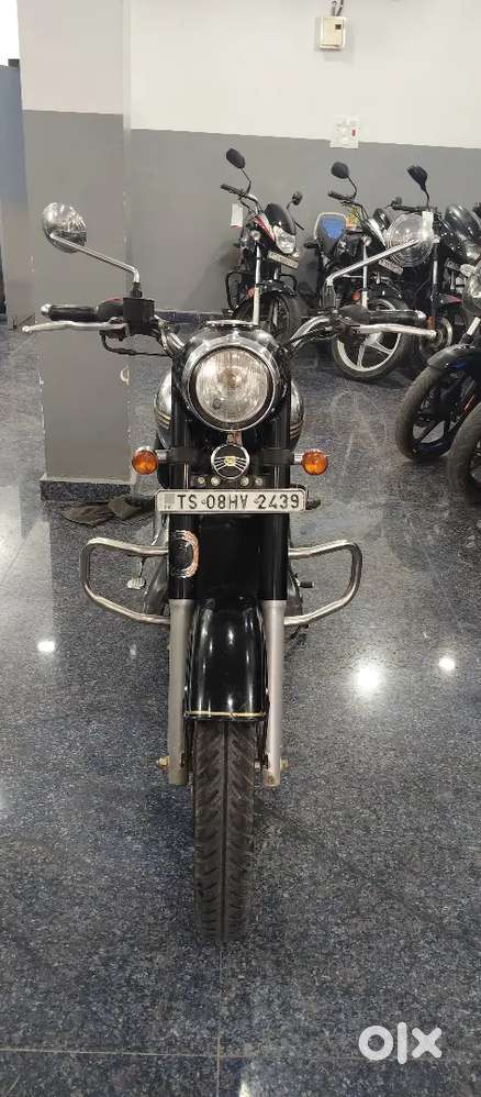 Jawa 350 2021 silver color in showroom condition