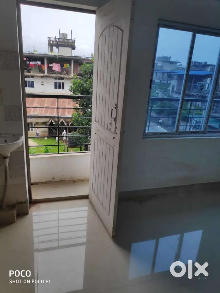 Independent double room available at ganeshguri under 9/10k