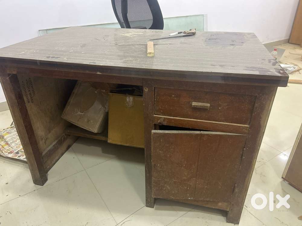 Office table