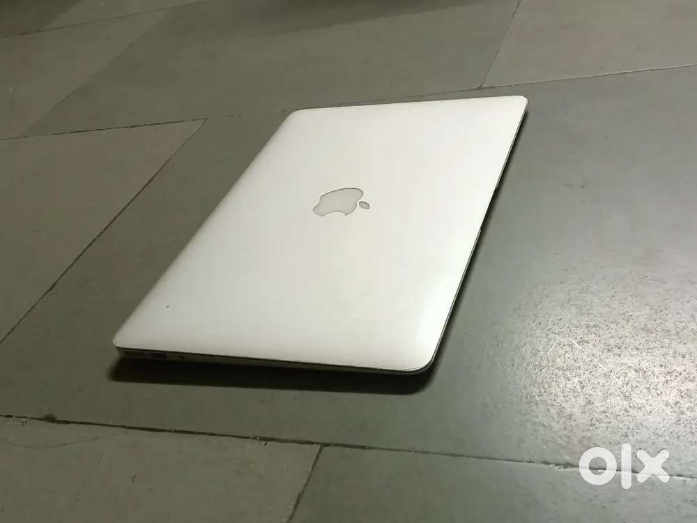 MacBook Air Slim condition With 365 BatteryCount 1.5GB graphics