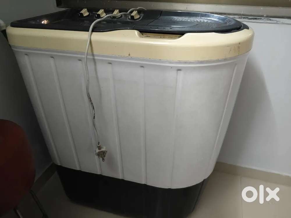 Whirlpool 6.5kg semi automatic washing machine