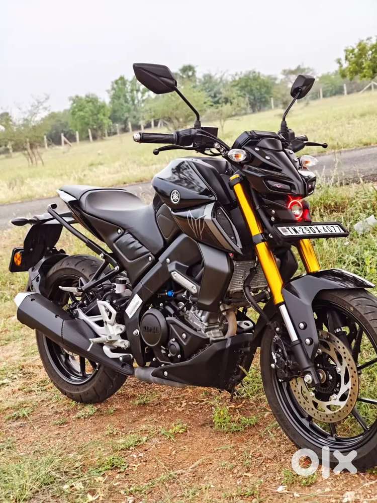 Yamaha MT 15 Metalic Black Less used Urgent sale with 2 Free service