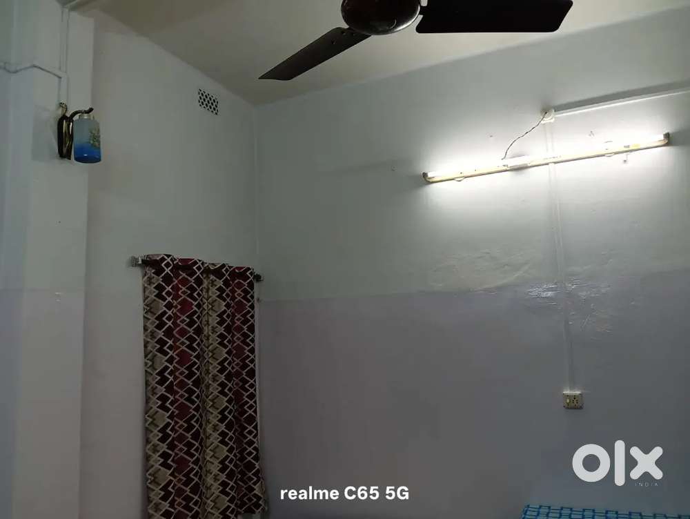 2 BHK READY ON MAIN ROAD EXCELLENT LOCATION NEAR RANIKUTHI TOLY METRO