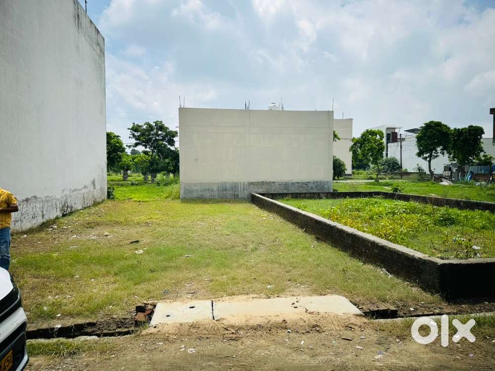 Plot at new moradabad sector 5 prime location