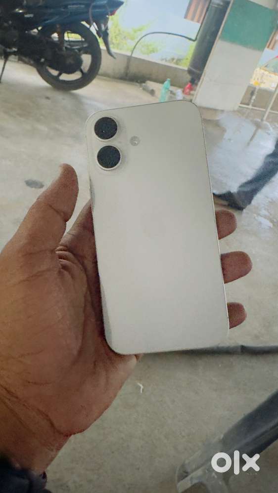I phone 16  256gb  just 6 monthes used ,bill, box available