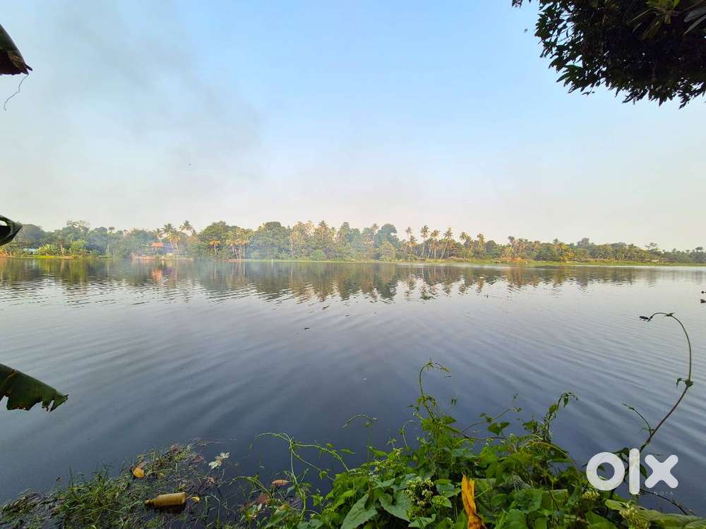 41 Cent Waterfront Land with Old House – Varapuzha, Ernakulam