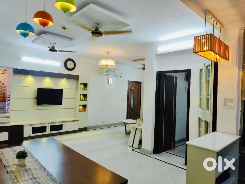2bhk fully furnished flat available in indirapuram near sec-62