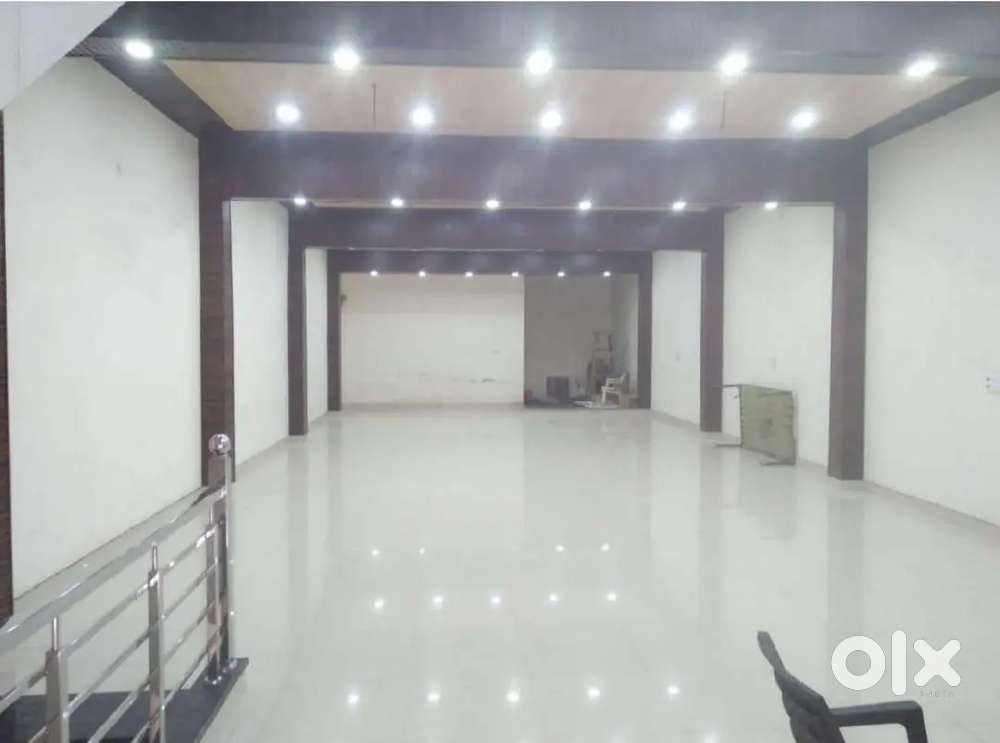 A  3 floor  shop 2600 square feet for rent 50000 per floor