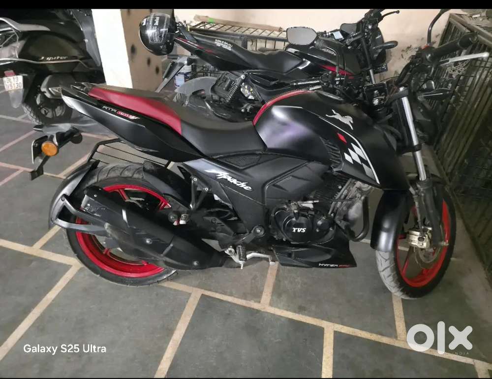 Apache Rtr 160 4v special edition first owner