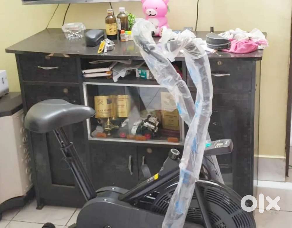 1 Cupboard Showcase type