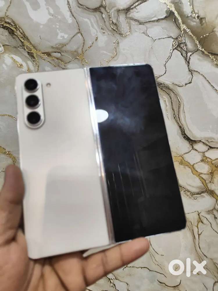 SAMSUNG GALAXY FOLD 5 12/512GB IN IMMACULATE CONDITION INDIAN PHONE