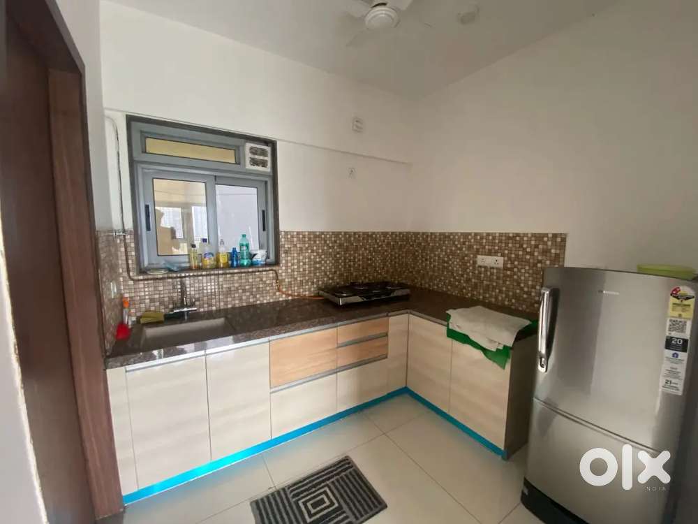 2 bhk semi furnished flat for rent Magarpatta City