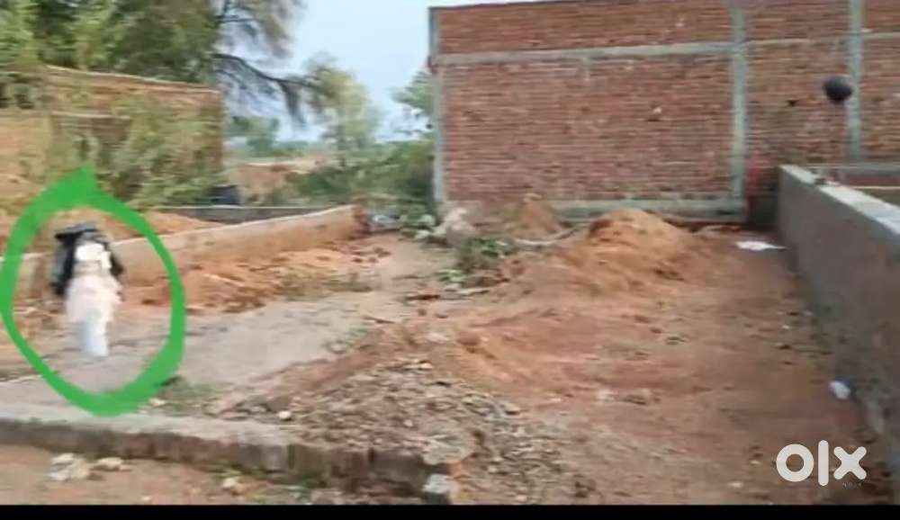 राठ रोड निरंकारी भवन के आगे गेट के पास plot