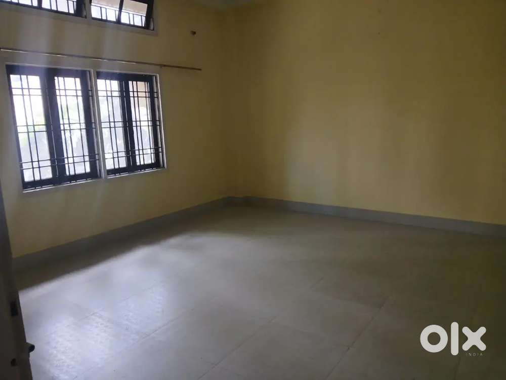 Independent 2bhk Rcc Part House with B/K Available For Rent At Zoo Rd