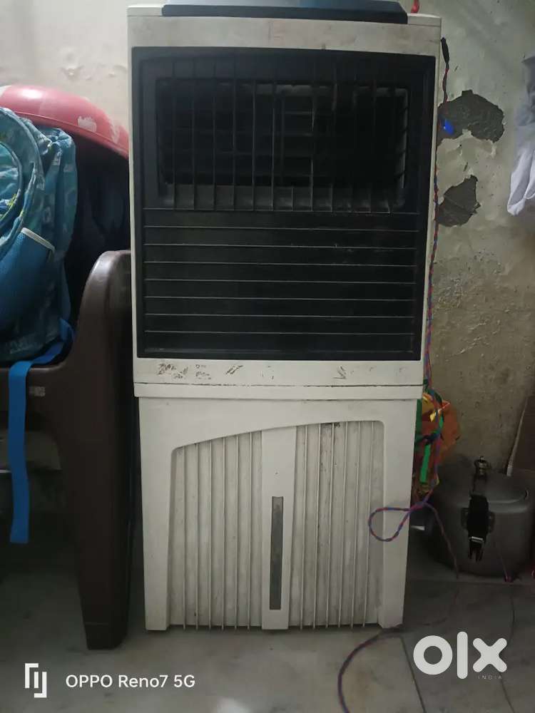 I am selling a good condition cooler