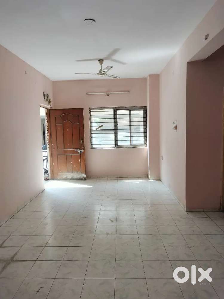 Independent 3 BHK near Sayaji scheme number 54 Vijay Nagar for rent