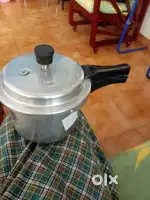 3 litre  and 2 litre  pressure  cooker