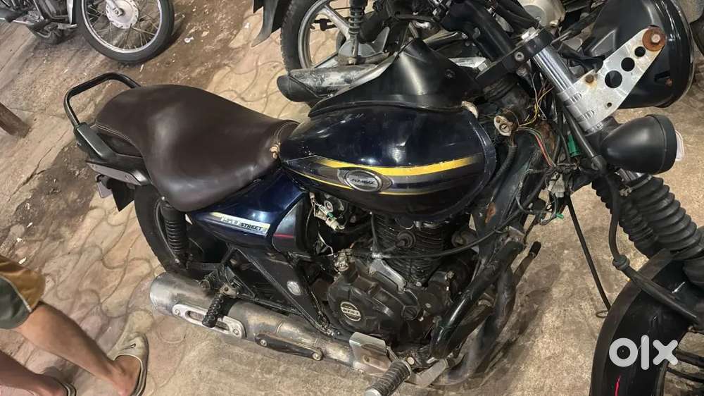 Bajaj avenger 
Modal 2017
Rate 19000