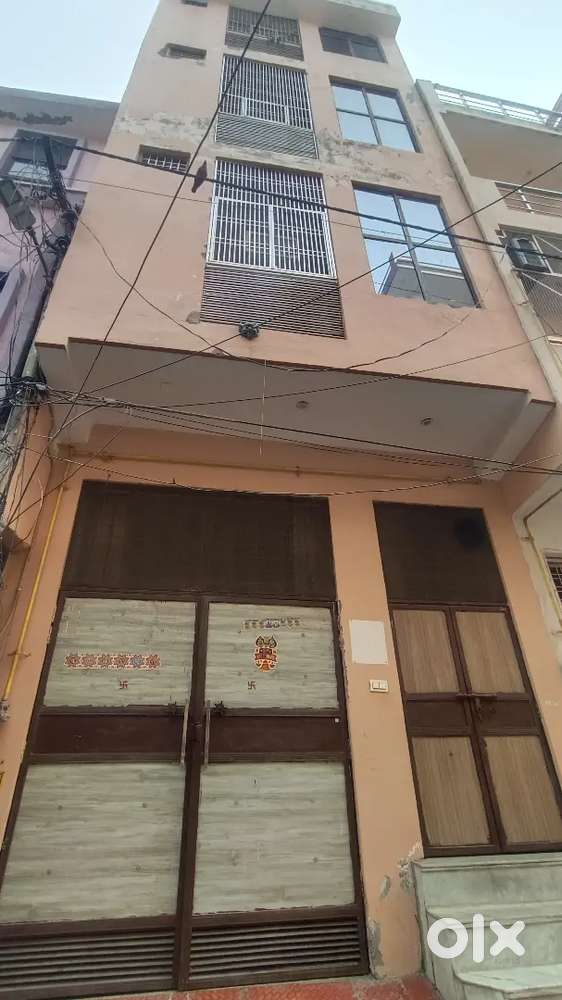 (JAGRITI VIHAR NEAR KL SCHOOL) 40 GAZ TRIPLE STORY HOUSE ONLY 40 LAKH