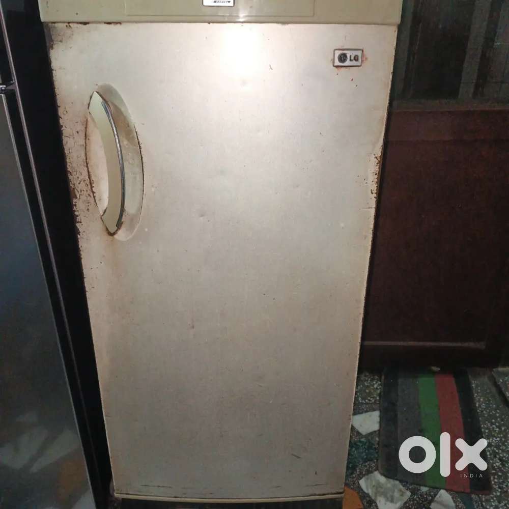 In a good condition working well ,only frigder door is little broken