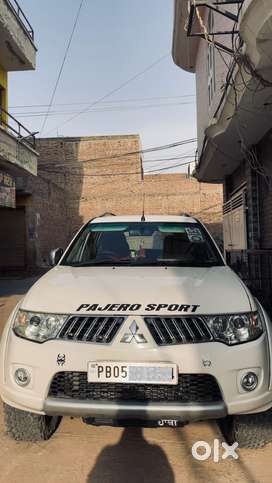 Mitsubishi Pajero Sport 2013 Diesel Well Maintained