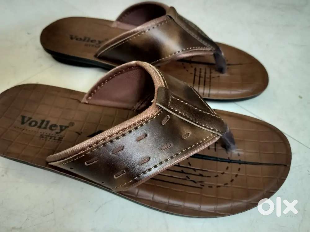 Brand-new Men’s Slippers  Size 7  Never Used  Selling at Discount