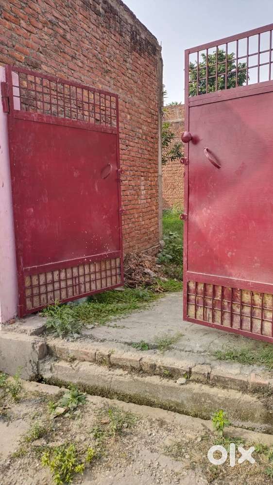 3 Shops available available near kargaina police choki badaun at 3000/