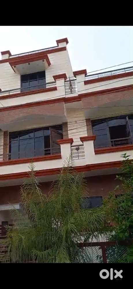 For sale 150 gaj kothi near jalvayu tower gate no1 sunny enclave