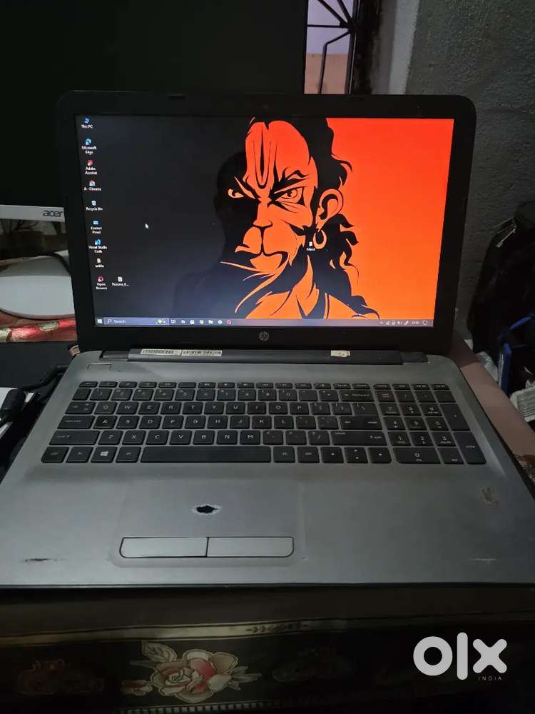 Laptop: HP 15-AC026TX