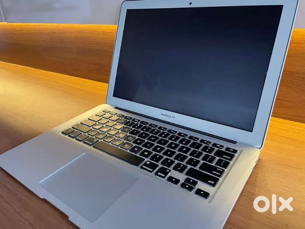 MacBook Air 13-inch (Model-Year, 2017).