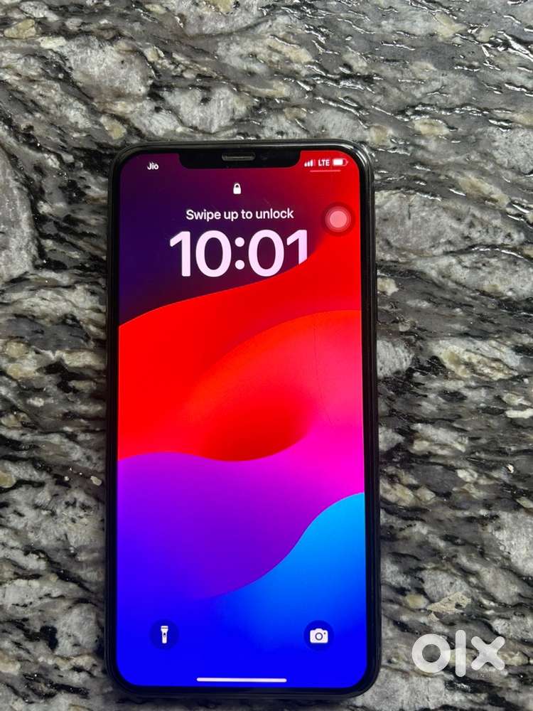 I phone 11 pro max 256 gb with box