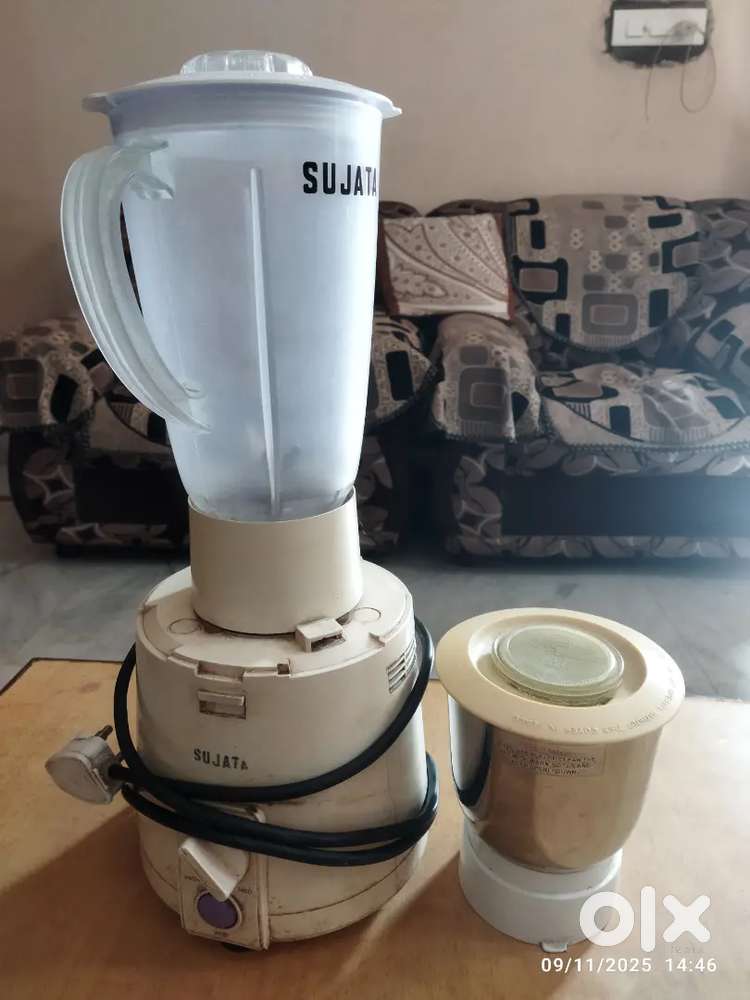 Sujata Juicer Mixer Grinder. 720 watts. Double ball bearing motor.