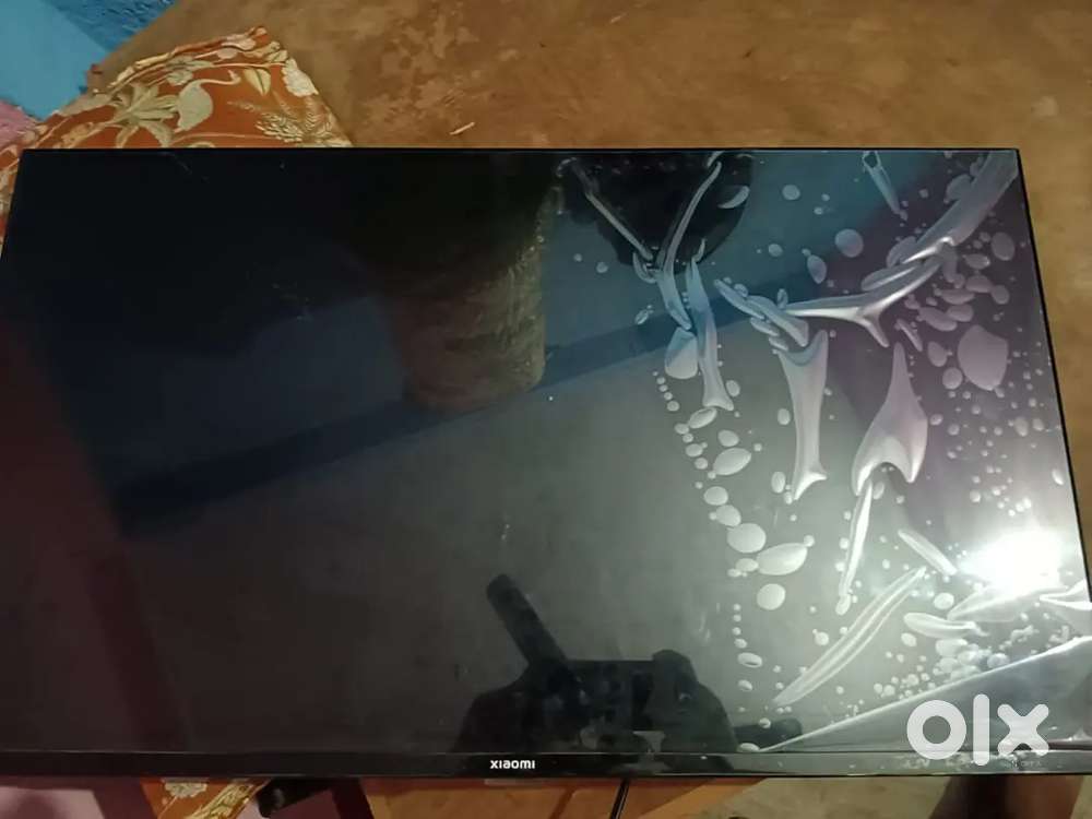 Mi TV crack on display