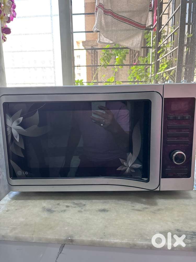 LG Microwave  28L Capacity