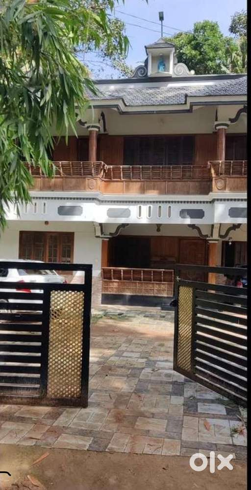 Upstair for rent in venniyoor