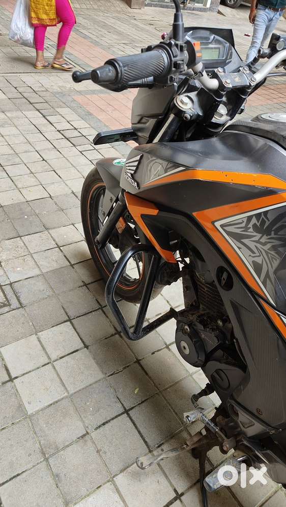 Good condition and absolutely stunning performance CB Hornet 160R