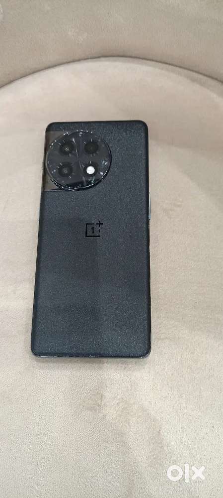 Hello friends I am selling my oneplus 11r 5G 16/256